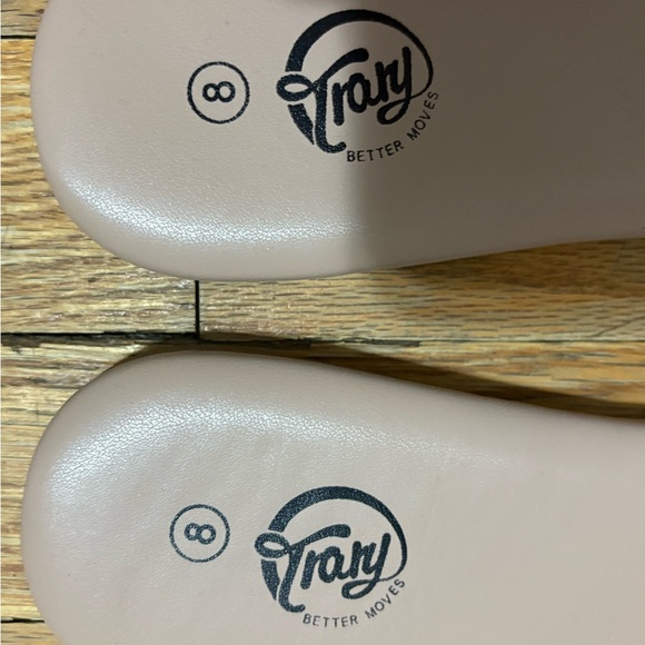 Sandals size 8 - Picture 3 of 3